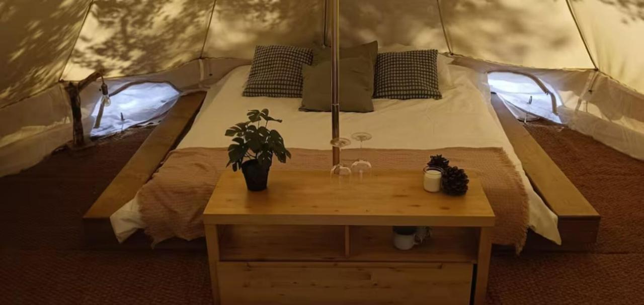 Evasion En Pleine Nature, Tipi Insolite Et Jacuzzi Au Pont Du Gard ! Vers-Pont-du-Gard Eksteriør bilde